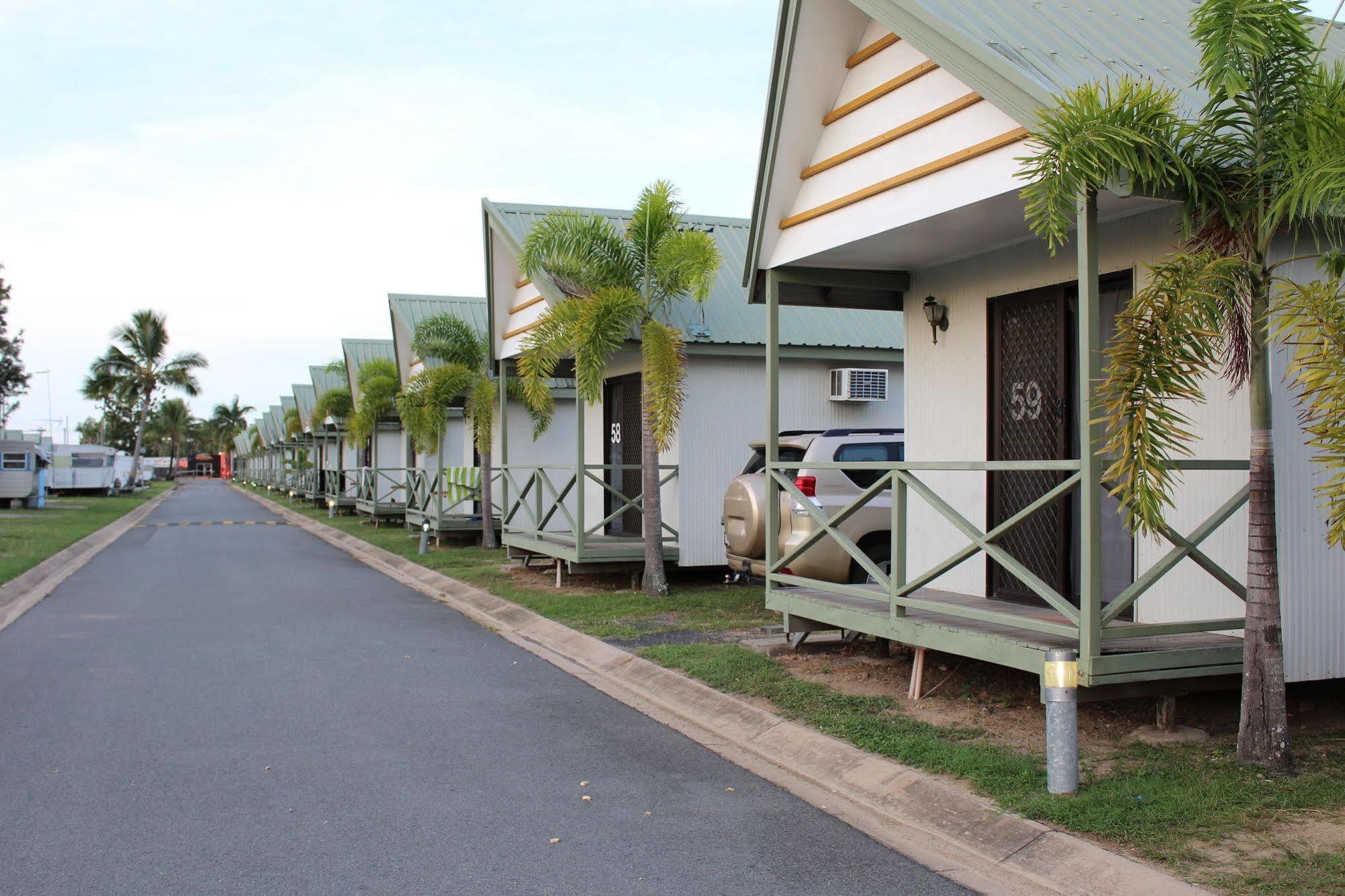 Central Tourist Park Hotel Mackay Bagian luar foto