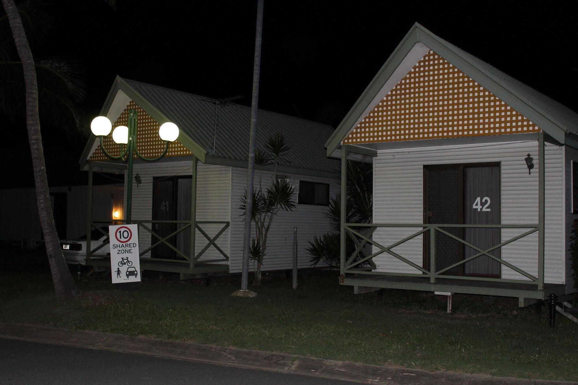 Central Tourist Park Hotel Mackay Bagian luar foto